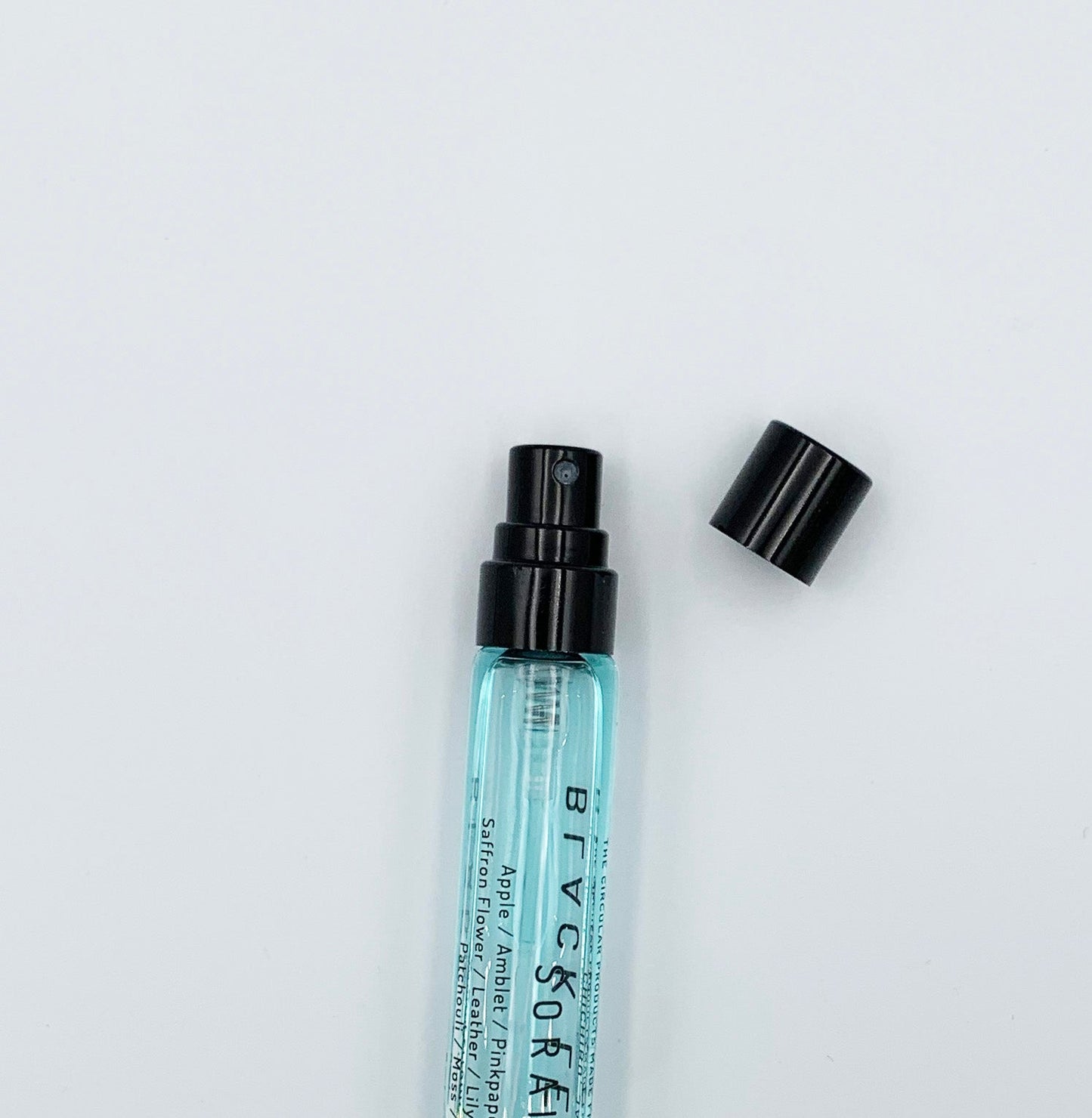 【BLACKLETTERS】SORAIRO オードトワレ 8ml|重なる空の記憶、知性と静寂の香り